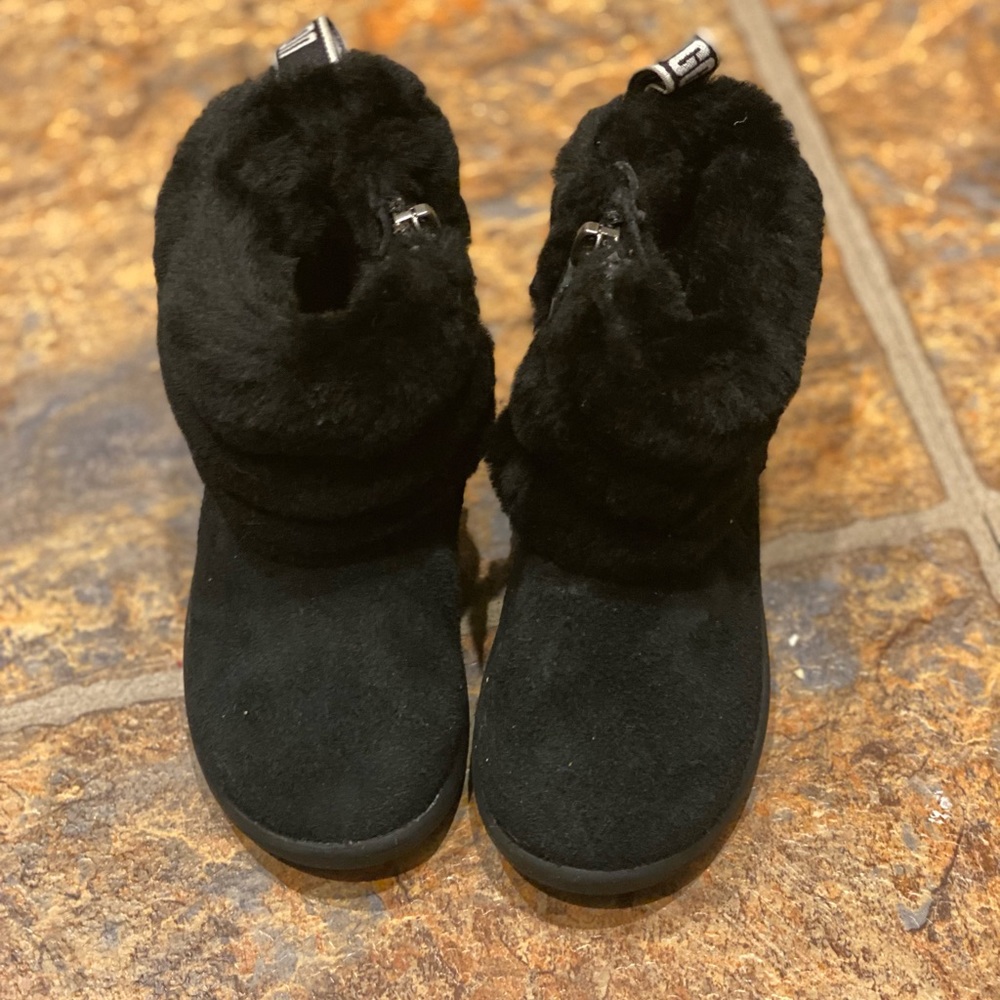 Toddler Girls Black UGG Boots - size 6